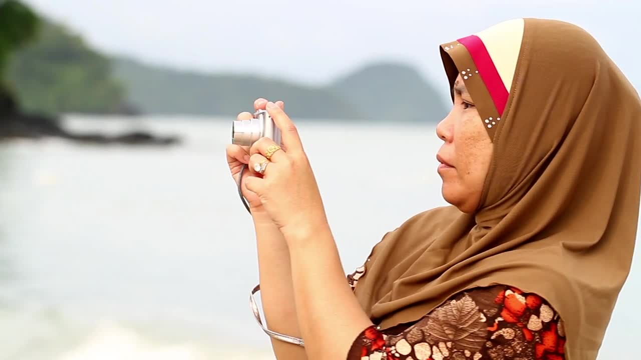   Stock Footage Using A Digital Camera Live Wallpaper