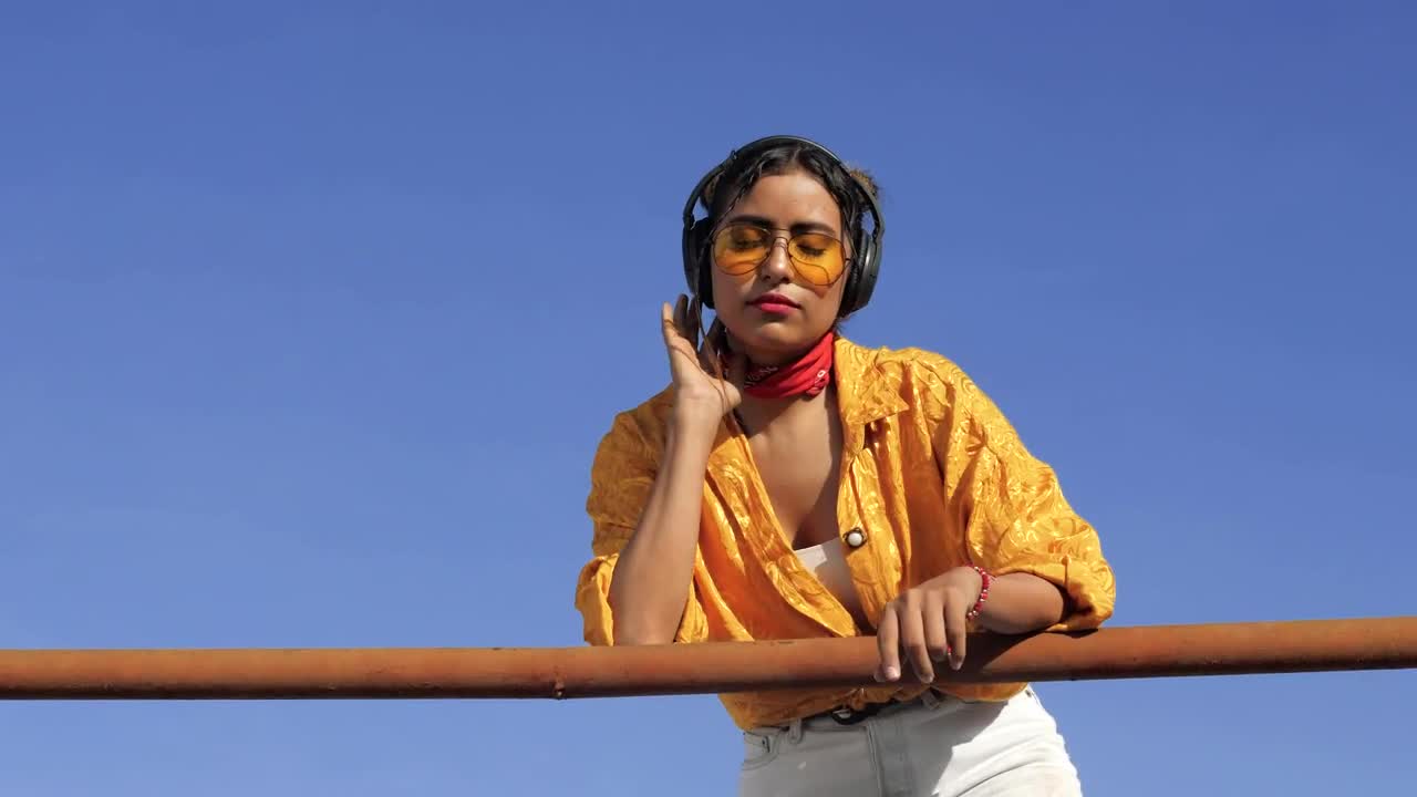   Stock Footage Urban Woman Listen Music Live Wallpaper