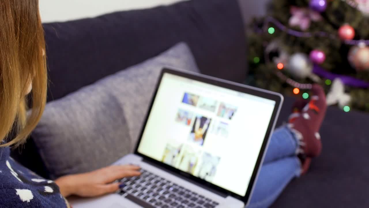 Stock Footage Woman Researching On The Computer Live Wallpaper Free