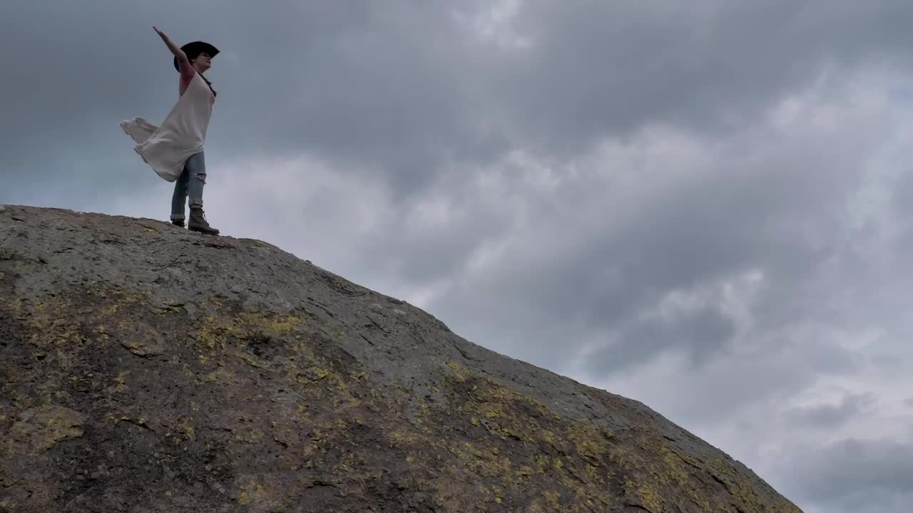 Stock Footage Woman Traveler Feeling Free Live Wallpaper Free