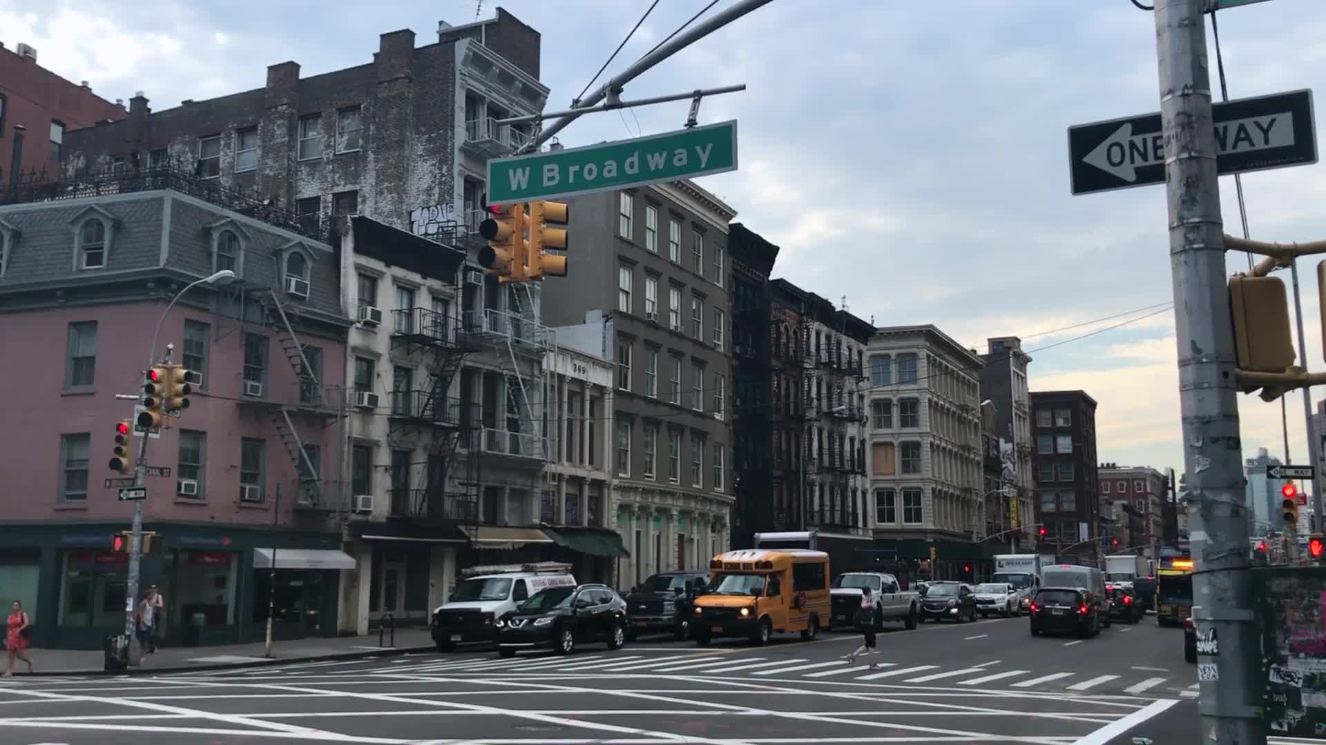 Free Video Busy City Intersection Video Live Wallpaper