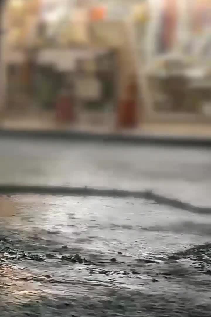 Heavy Rain 4K iphone lock screen wallpaper