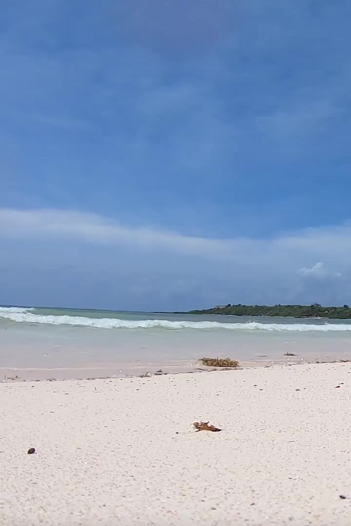 Beach Resort iphone lock screen wallpaper