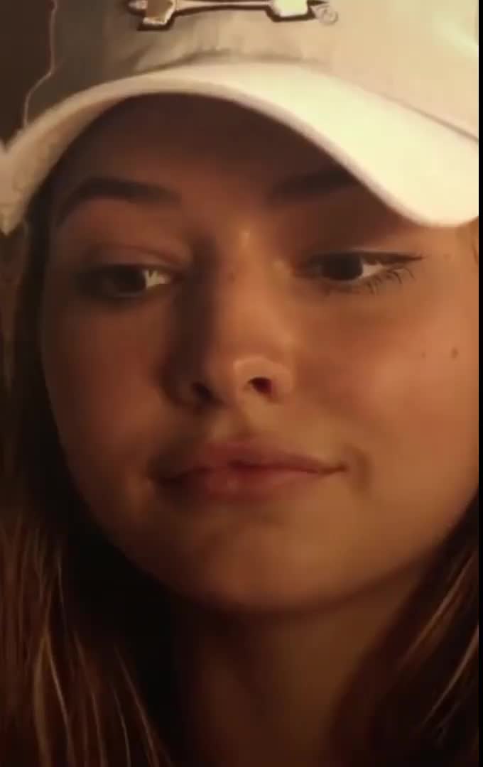 Cool Free Sarah Cameron Android iPhone Live Phone Wallpaper