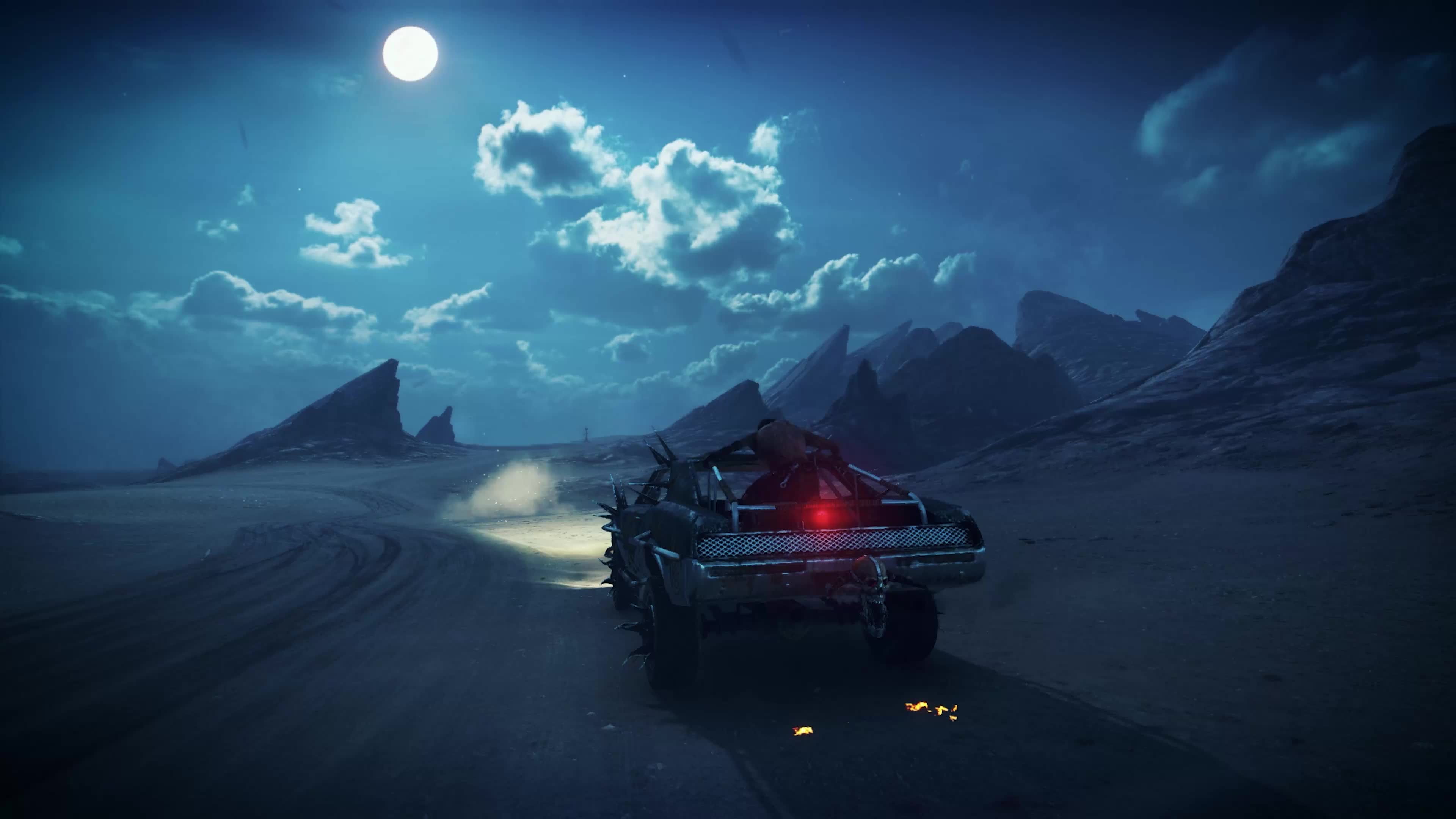 Mad Max 하얀 달빛 아래에서 4K live wallpaper