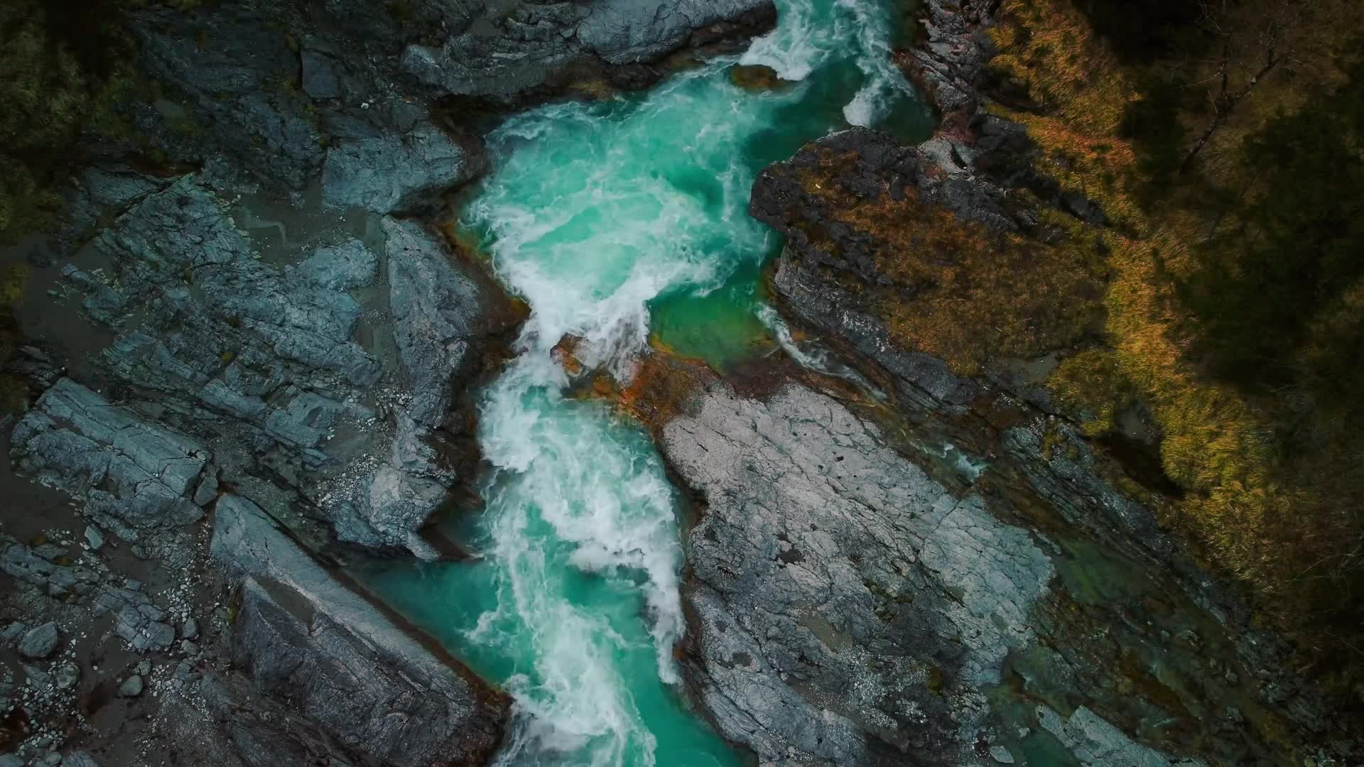 Mountain River Live Wallpaper