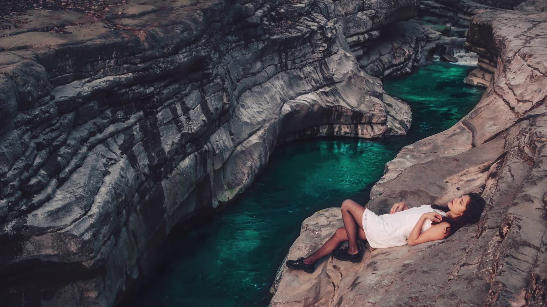 Clear Mountain River and Girl Live Wallpaper HD