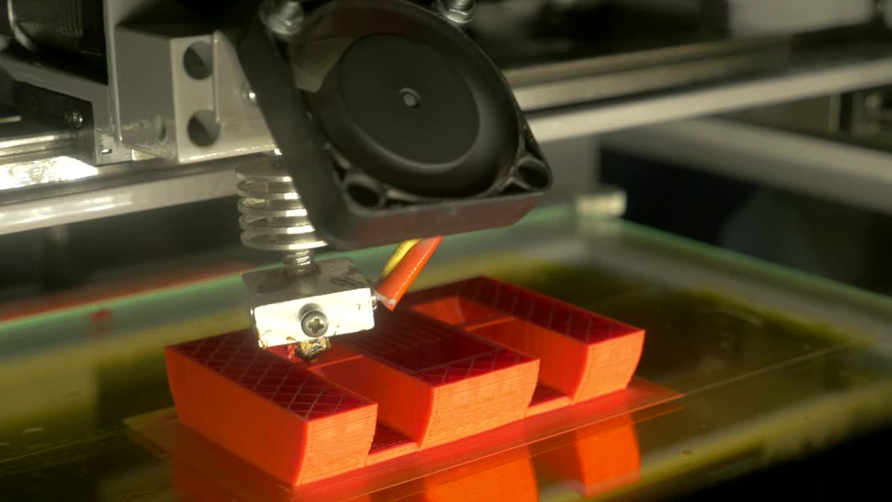 Stock Video 3d printing a letter PC Live Wallpaper