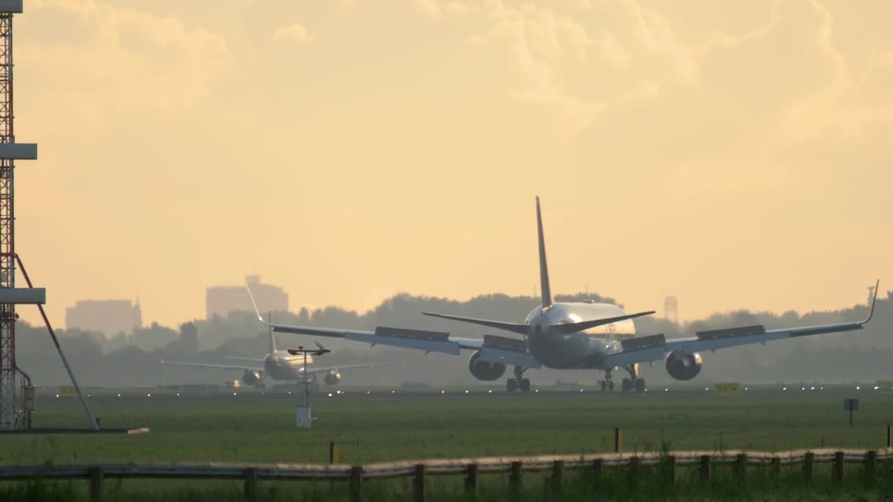 Stock Video Airport In The Morning Live Wallpaper For PC