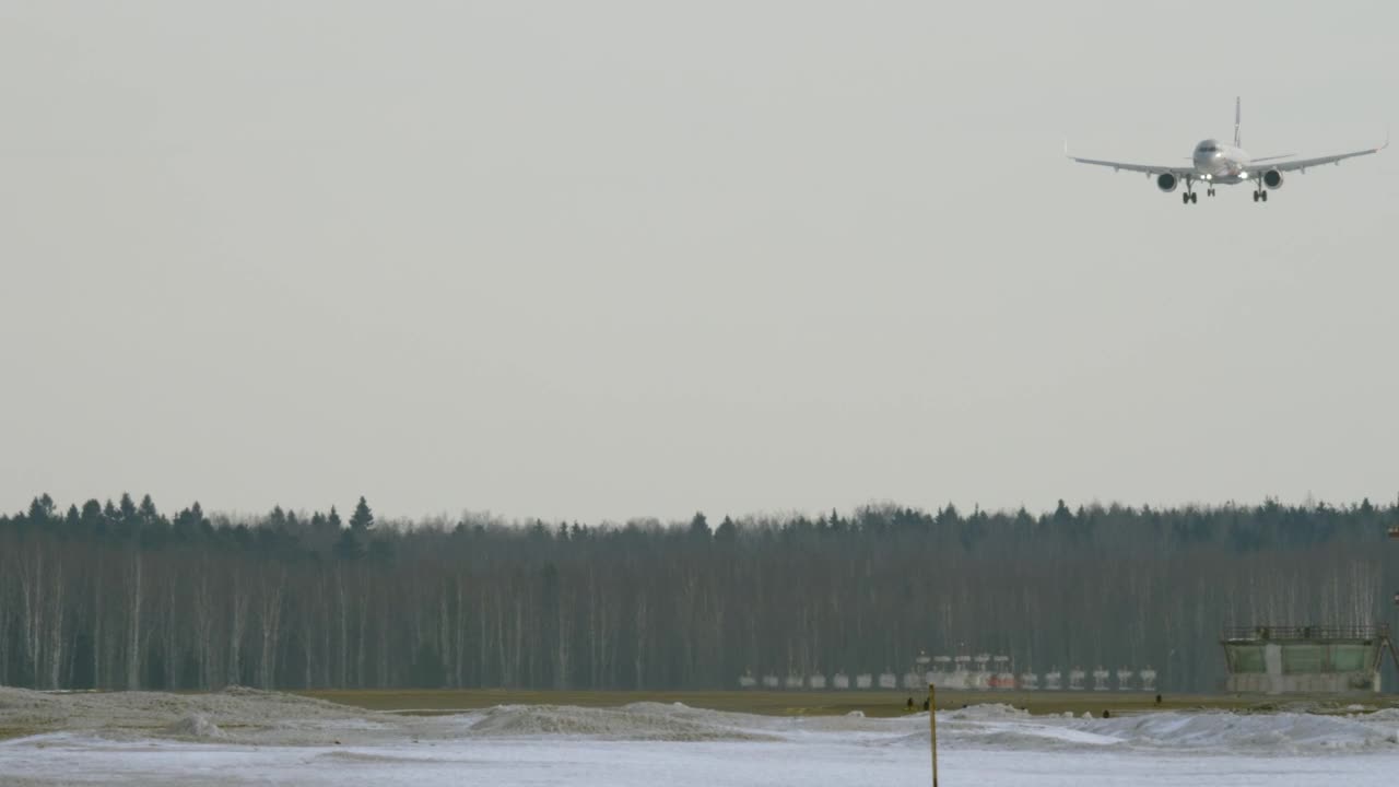 Stock Video Airliner Landing In The Snow Live Wallpaper For PC