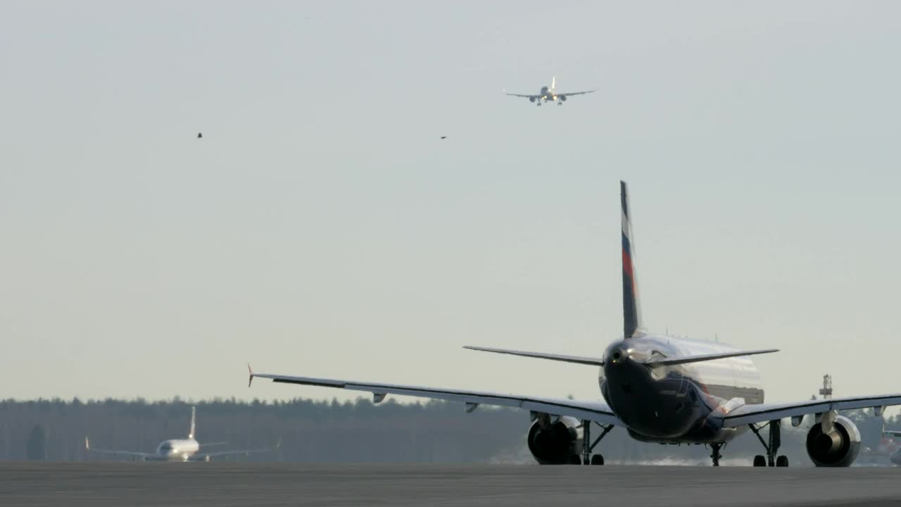 Stock Video Aircraft Coming In To Land Live Wallpaper For PC