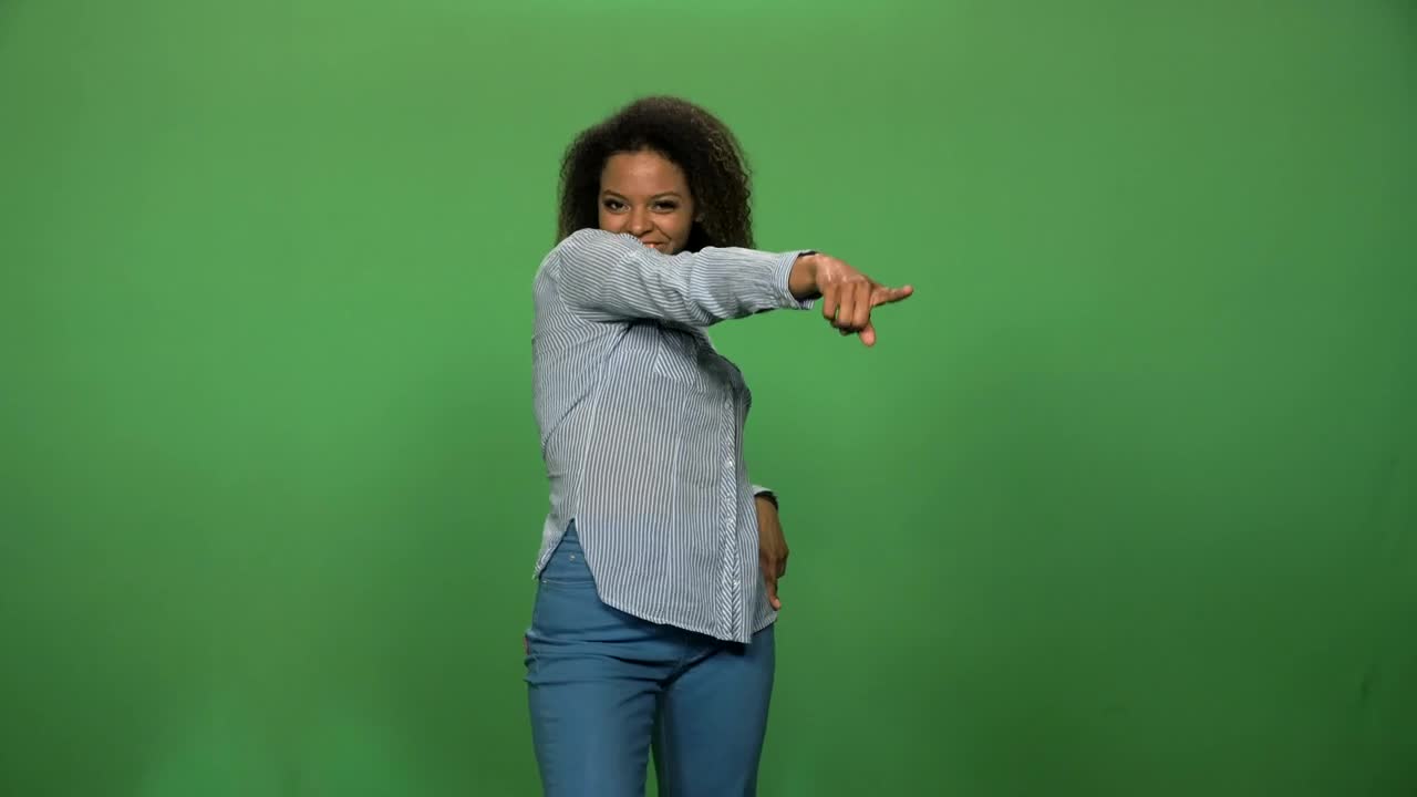 Stock Video A Woman Dancing In Front Of A Green Screen Live Wallpaper For PC