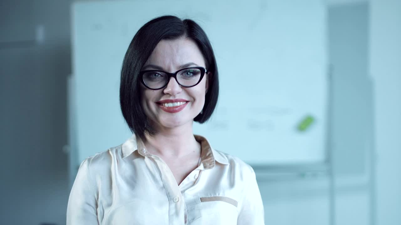 Stock Video Business Woman Smiling And Looking At The Camera Live Wallpaper For PC