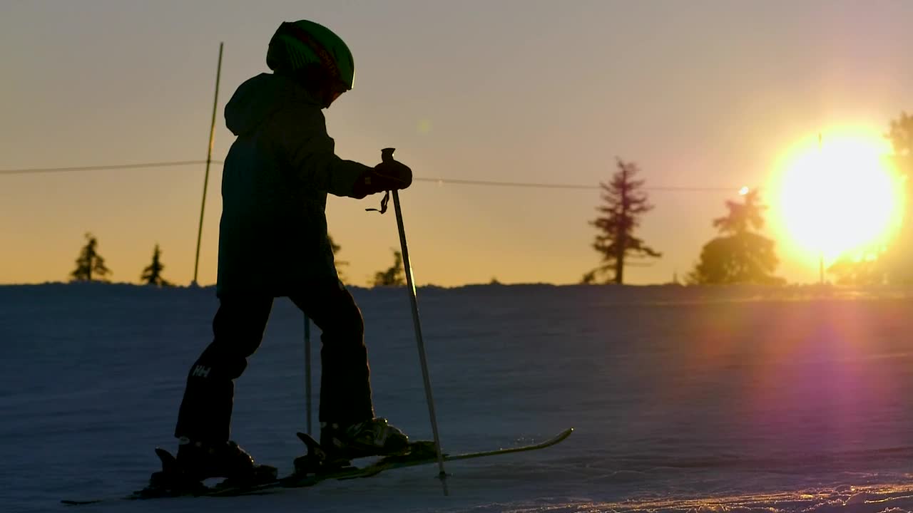 Stock Video Boy Skiing On The Snow Live Wallpaper For PC