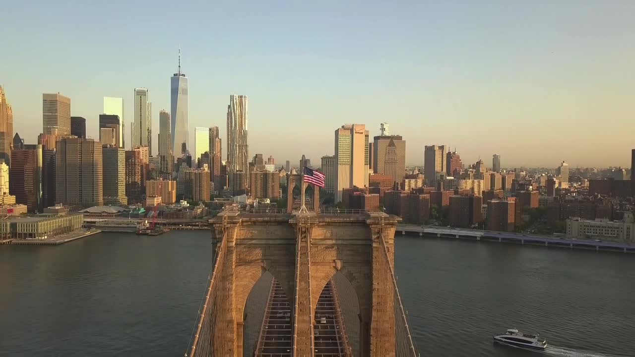 Stock Video Boat On The River Crossing The Brooklyn Bridge Live Wallpaper For PC