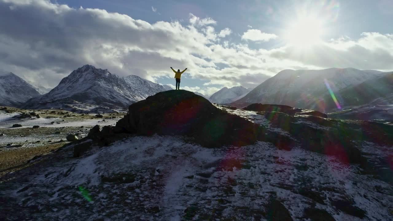 Video Stock Climber Enjoying Freedom On Top Of A Cliff Live Wallpaper For PC
