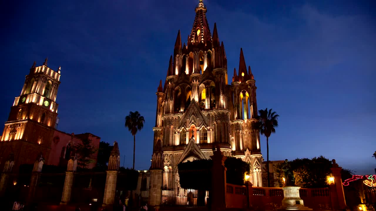 Video Stock Church In The Downtown Of San Miguel De Allende Live Wallpaper For PC