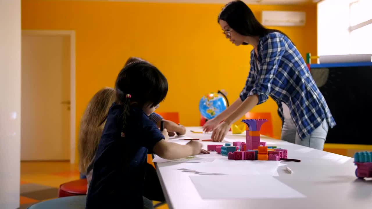 Video Stock Children Draw In Class Live Wallpaper For PC