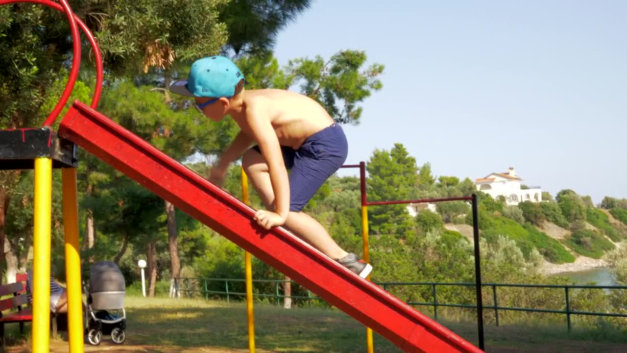 Video Stock Child Climbing In A Park Live Wallpaper For PC
