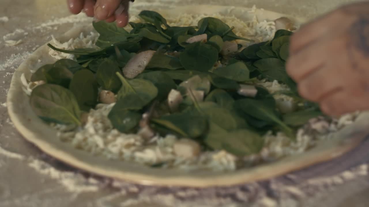 Video Stock Chef Preparing A Vegetarian Pizza Live Wallpaper For PC