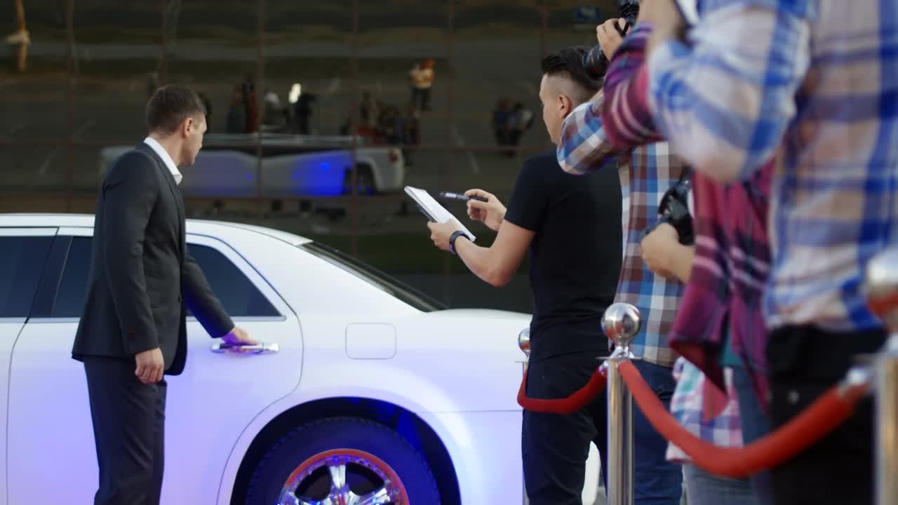 Video Stock Celebrity Arriving At The Premier Live Wallpaper For PC