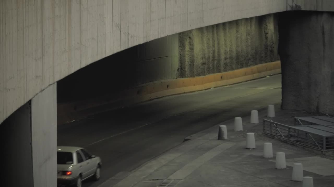 Video Stock Cars In A Tunnel Live Wallpaper For PC