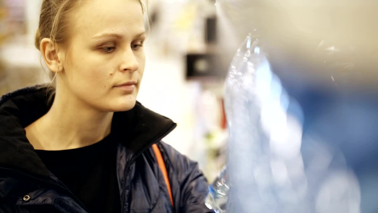 Video Stock Buying Bottled Water Live Wallpaper For PC