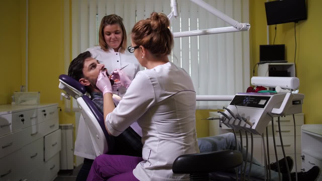Stock Video Dentist Using A Uv Lamp Live Wallpaper For PC