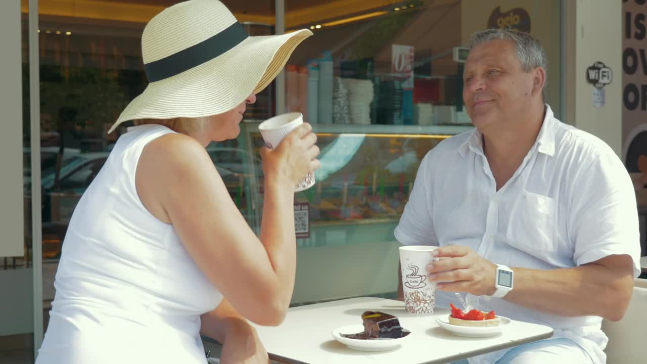 Stock Video Couple Taking A Photo In A Cafe Live Wallpaper For PC