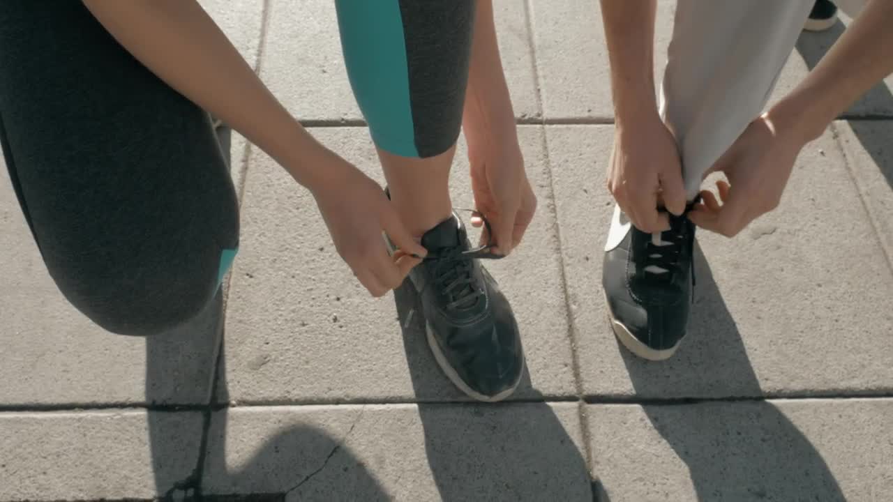 Stock Video Couple Preparing To Go Running Live Wallpaper For PC