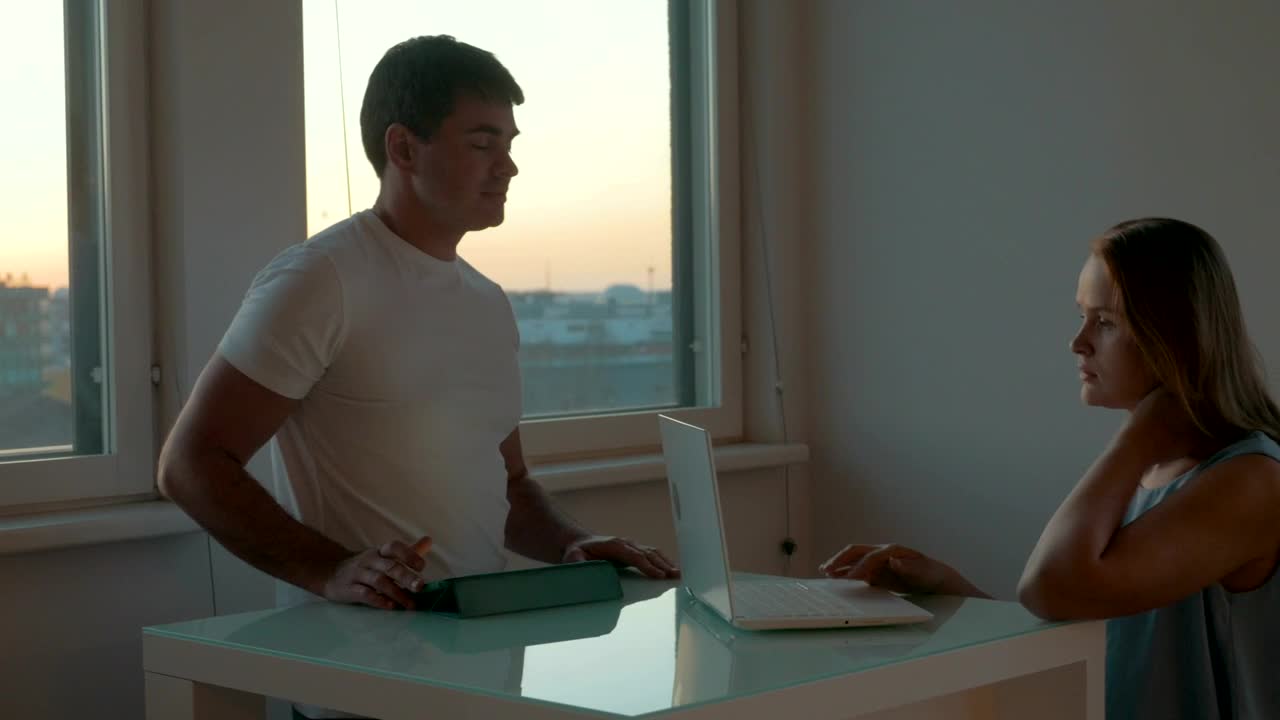 Stock Video Couple Planning Home Improvements Live Wallpaper For PC