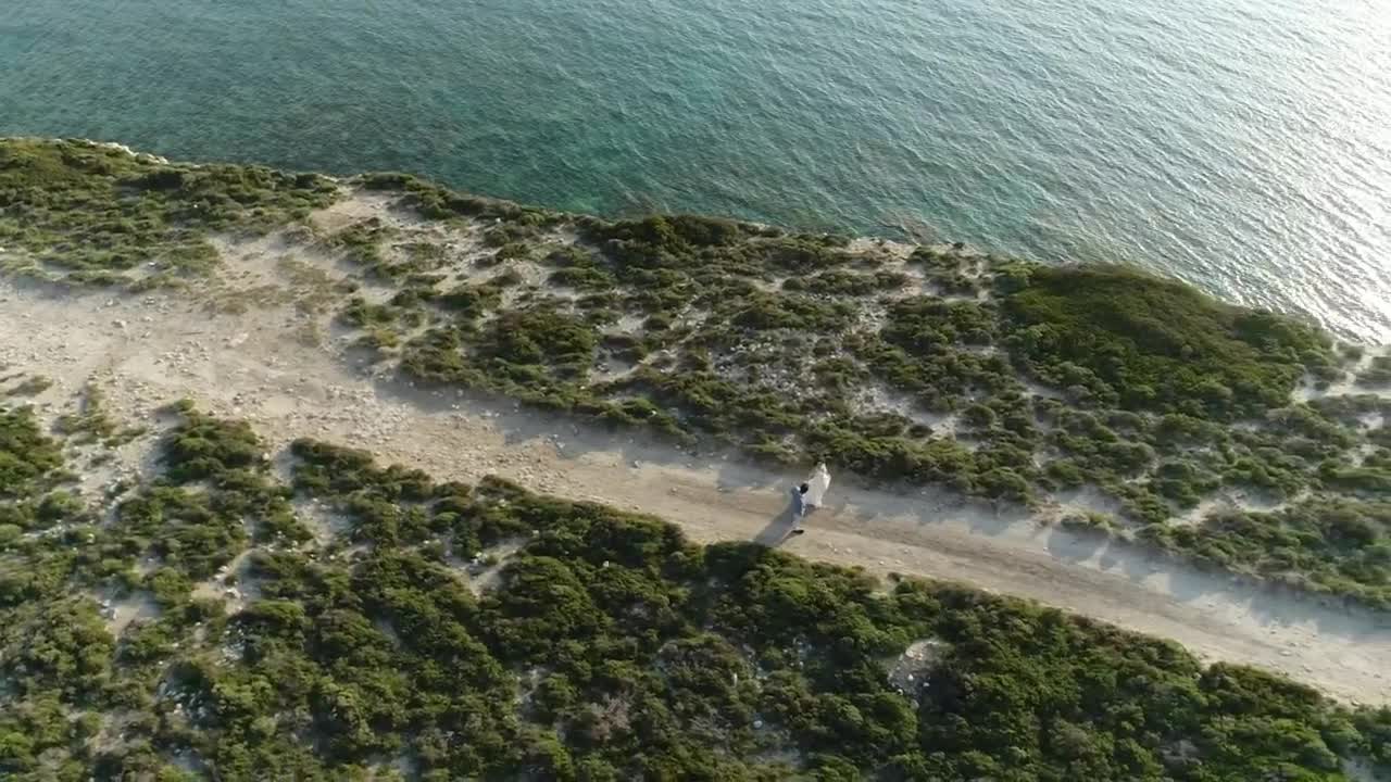 Stock Video Couple Dancing By The Ocean Live Wallpaper For PC