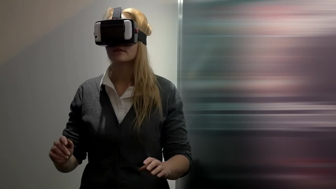 Stock Video Exploring Vr Using A Phone Live Wallpaper For PC