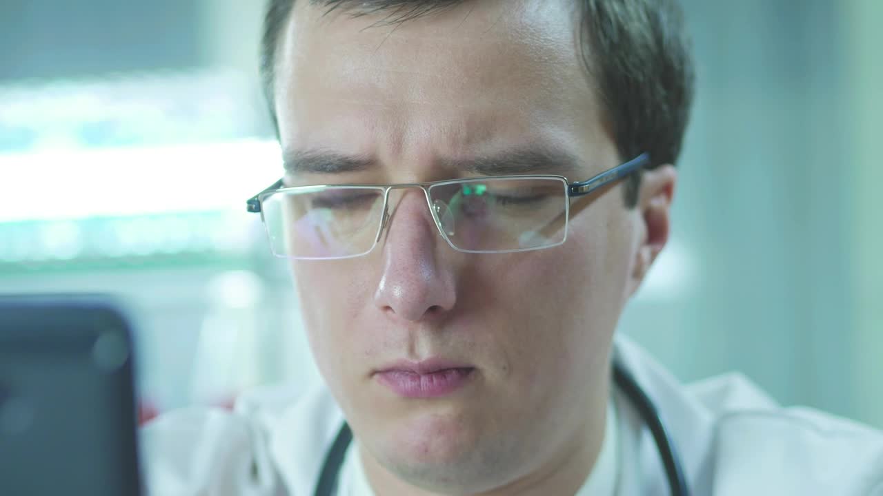 Stock Video Doctor On A Video Call On The Mobile Phone Live Wallpaper For PC