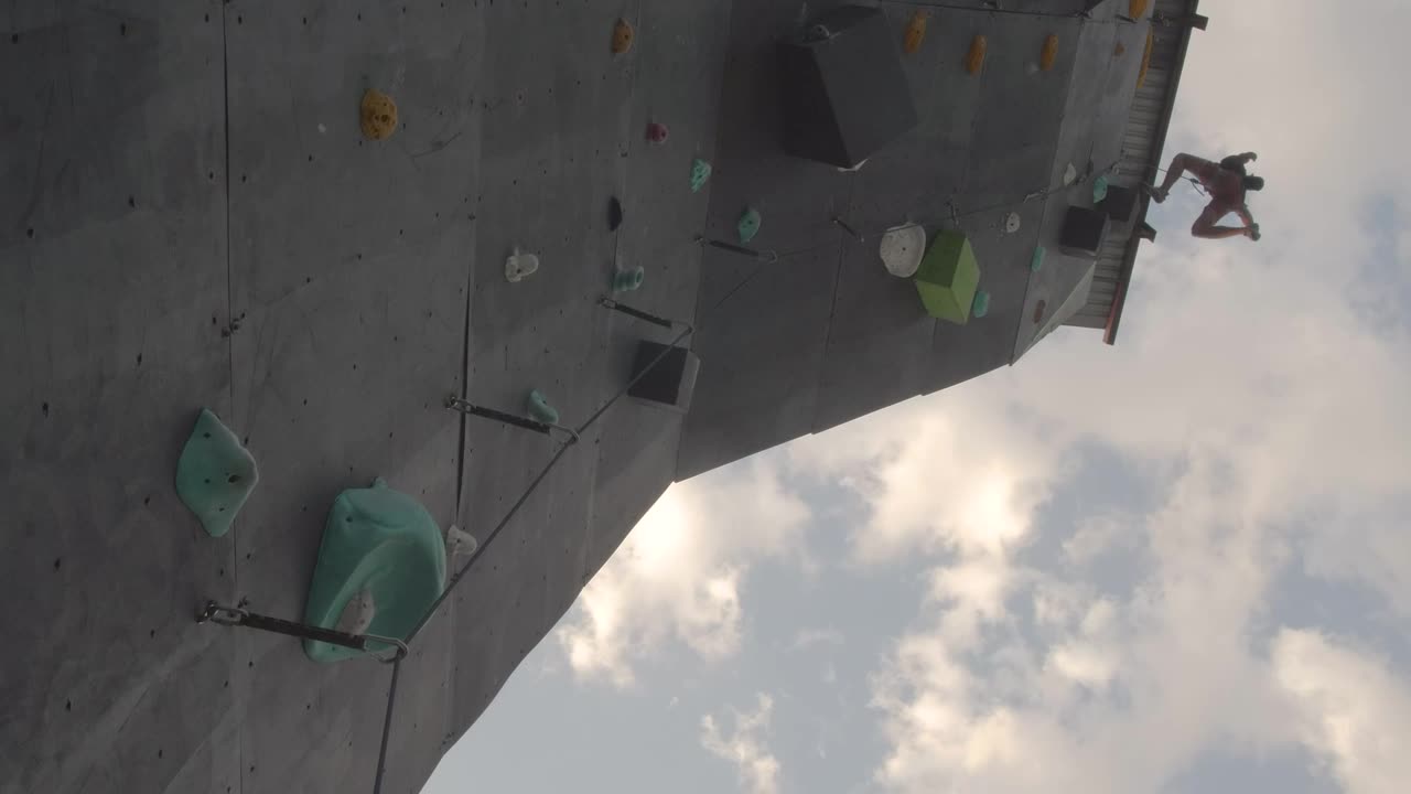 Stock Video Descending With A Harness From The Top Of A Mountaineering Live Wallpaper For PC