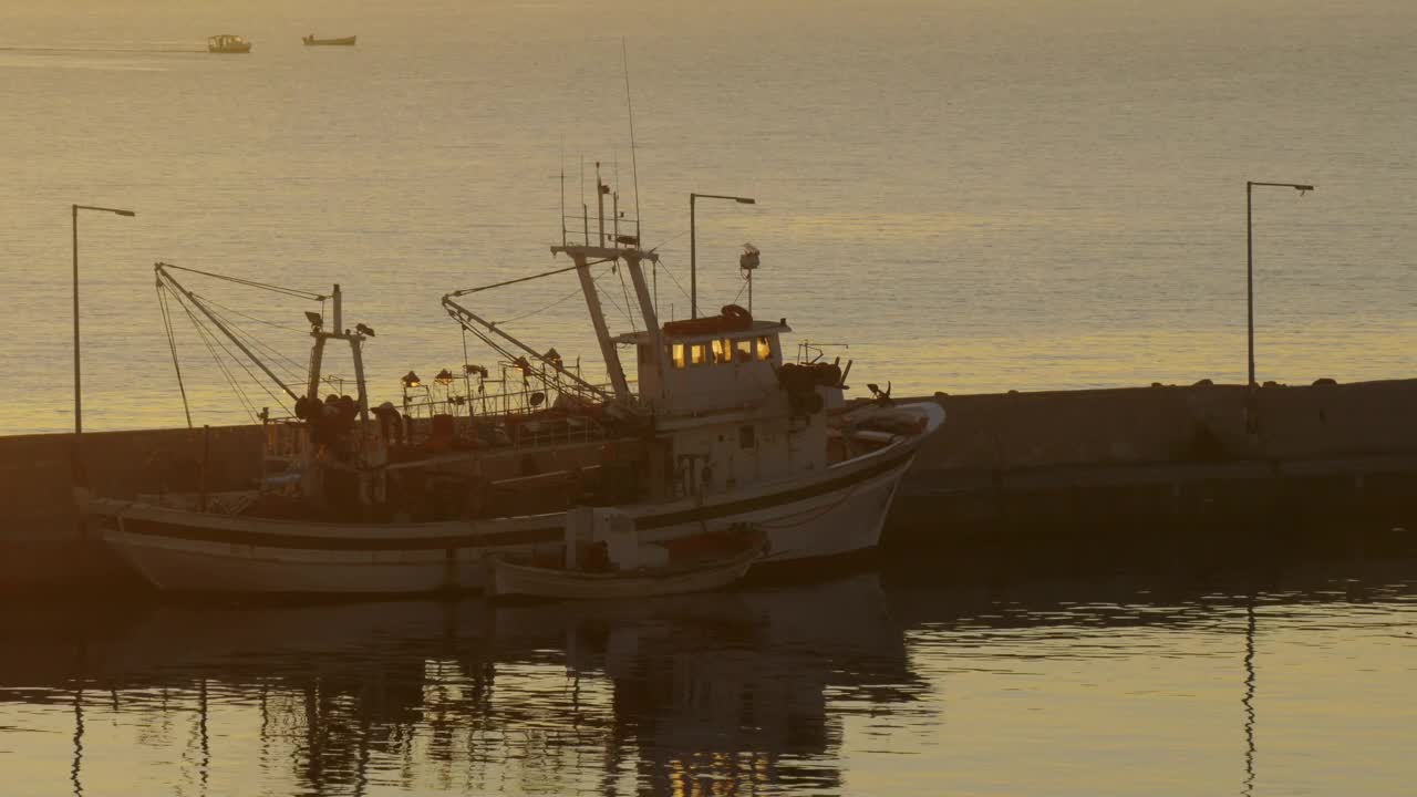 Stock Video Fishing Boat Anchored Up Live Wallpaper For PC