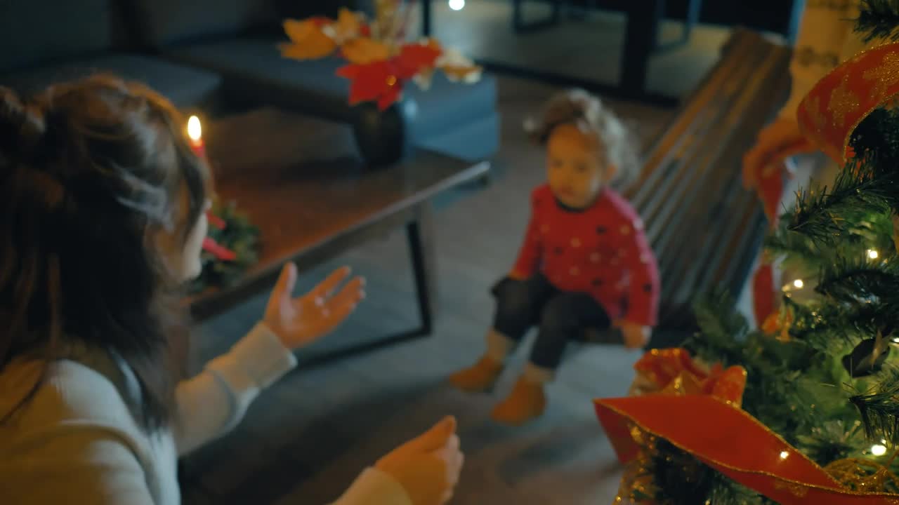 Stock Video Father And Mother With Their Daughter Talking In Front Of Live Wallpaper For PC