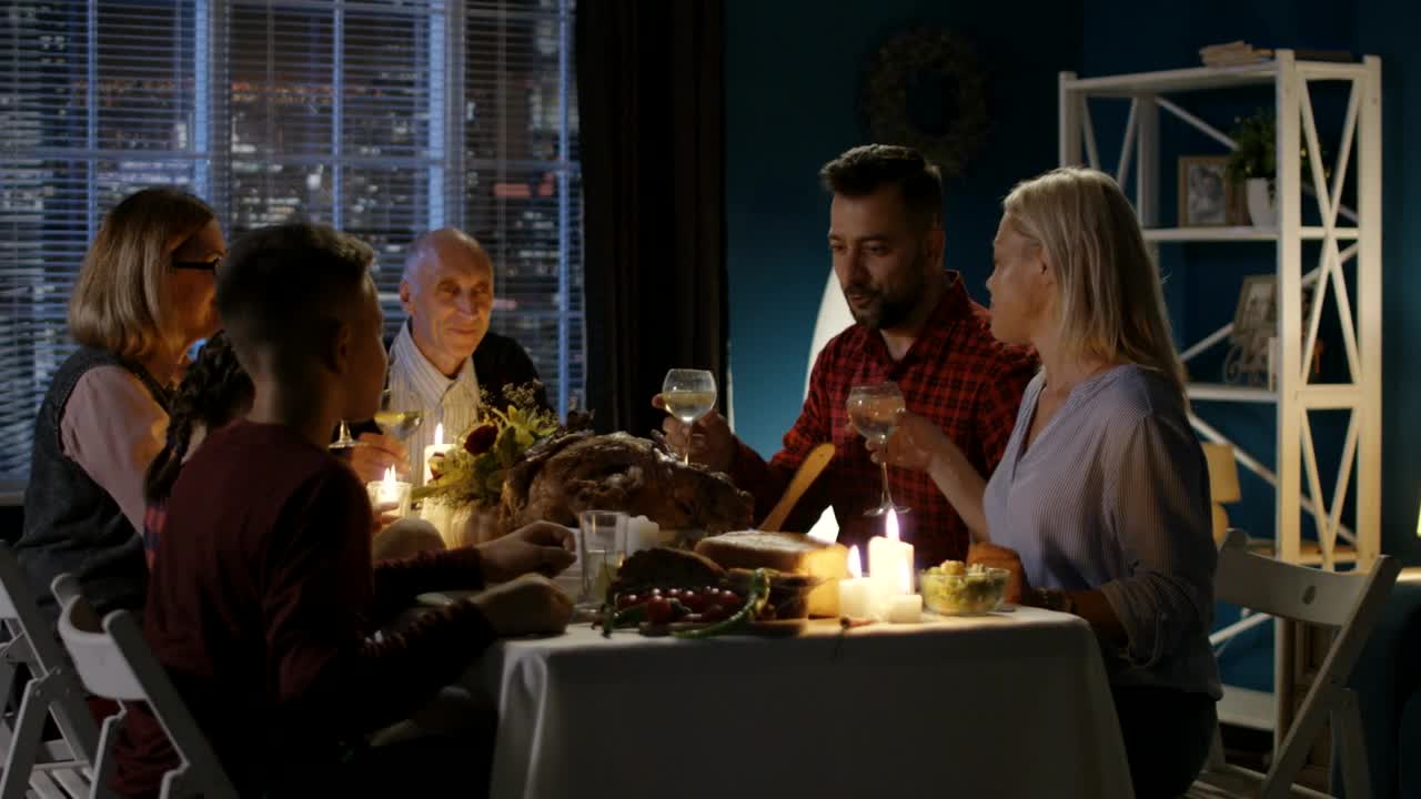 Stock Video Family Having Thanksgiving Dinner At Home Live Wallpaper For PC