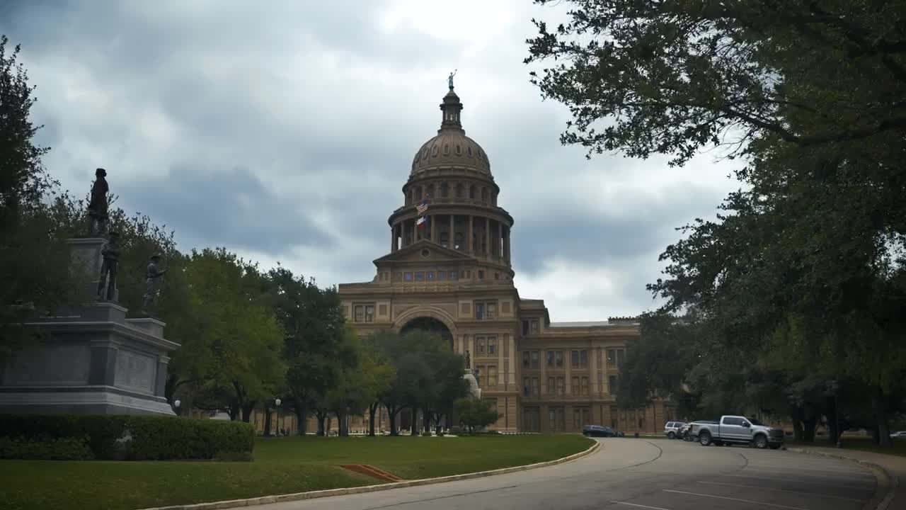 Stock Video Government Capitol Surrounded By A Large Garden Live Wallpaper For PC