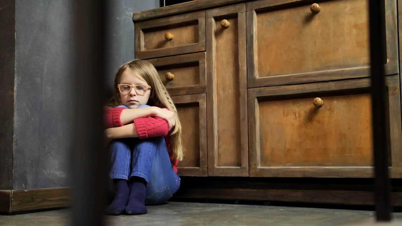 Stock Video Girl Sitting On The Floor Live Wallpaper For PC