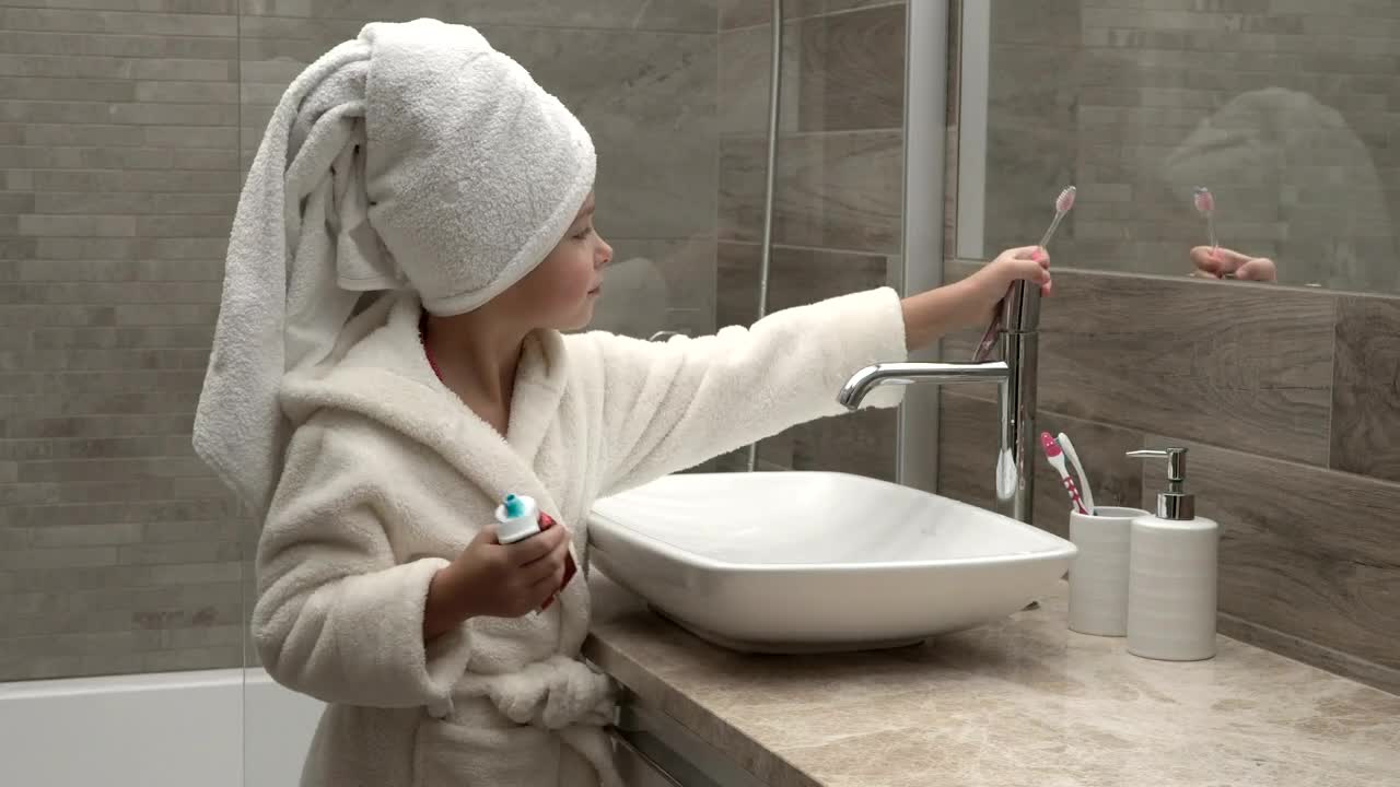 Stock Video Girl Applying Toothpaste Live Wallpaper For PC