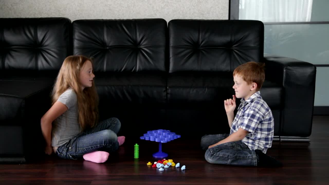 Stock Video Kids Playing A Guessing Game Animated Wallpaper