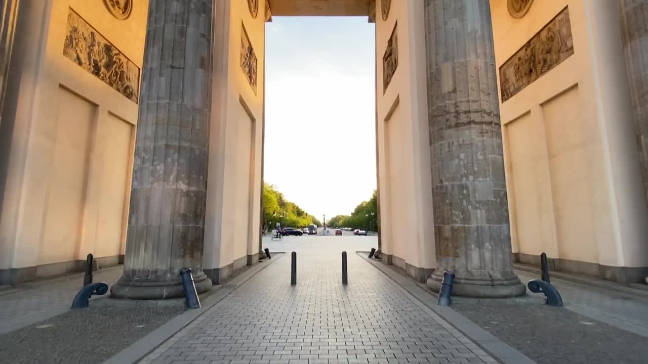 Stock Video Huge Neoclassical Monument Seen From Below Animated Wallpaper