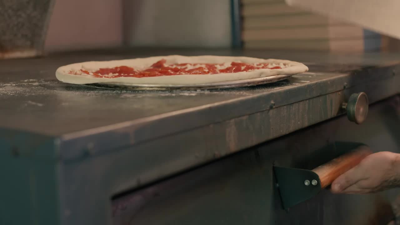 Stock Video Hot Oven Baking Pizzas Animated Wallpaper