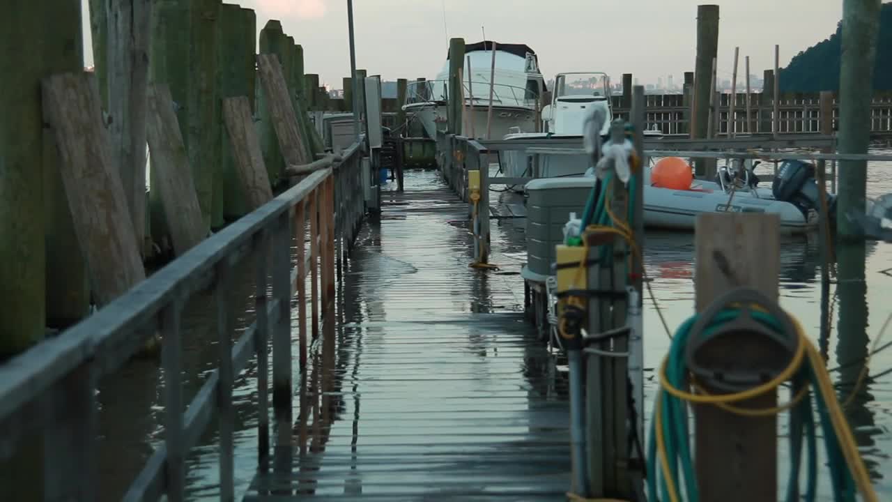 Stock Video High Tide In The Harbor Animated Wallpaper