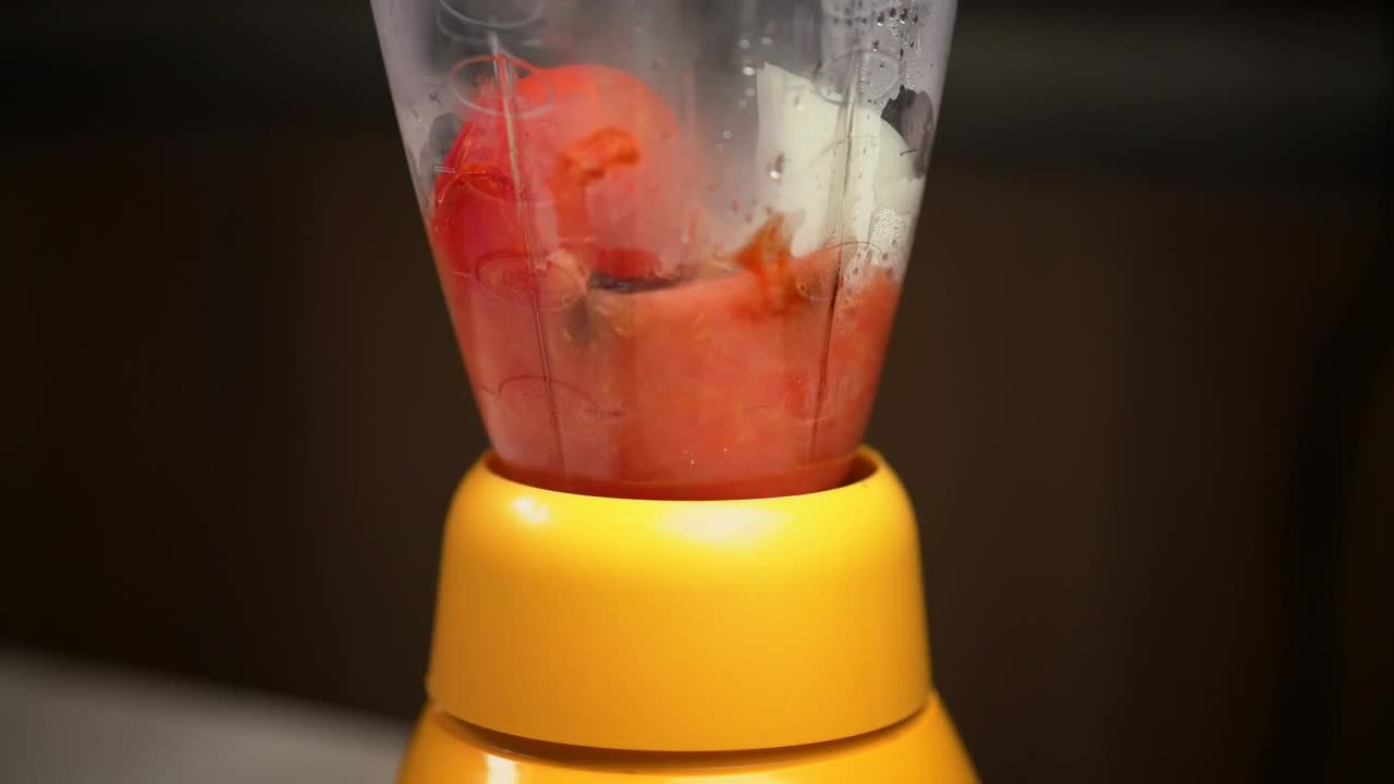 Stock Video Making Sauce In The Blender Animated Wallpaper