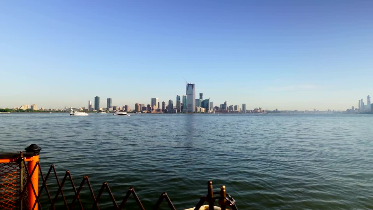 Stock Video Looking Across To New York City Animated Wallpaper