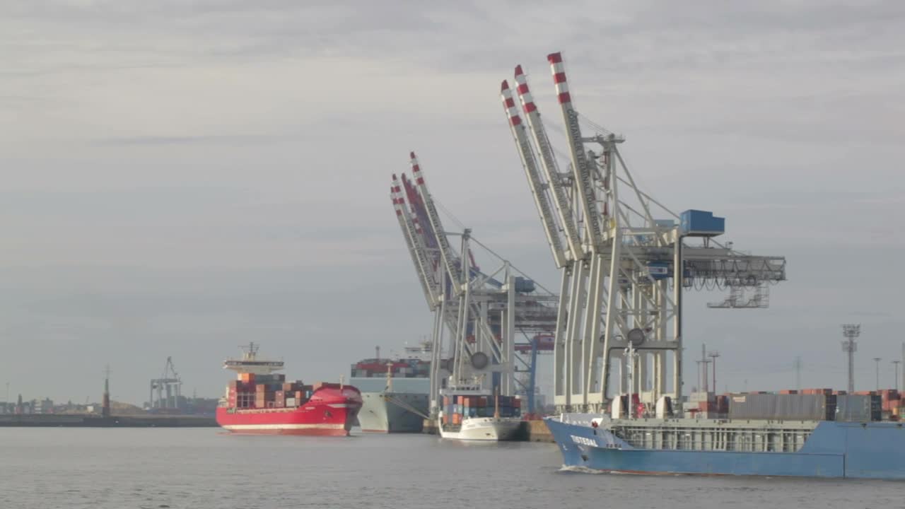 Stock Video Large Ships In Hamburg Animated Wallpaper