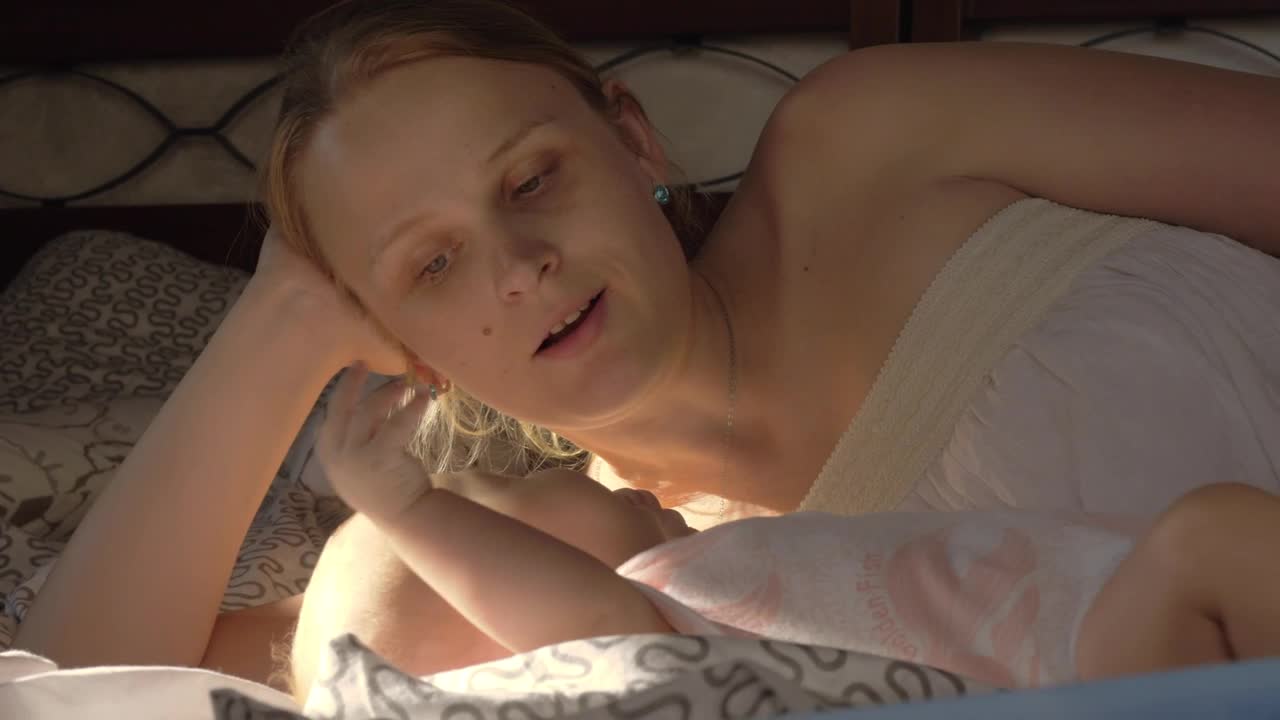 Stock Video Mother And Baby In A Hotel Roo Animated Wallpaper