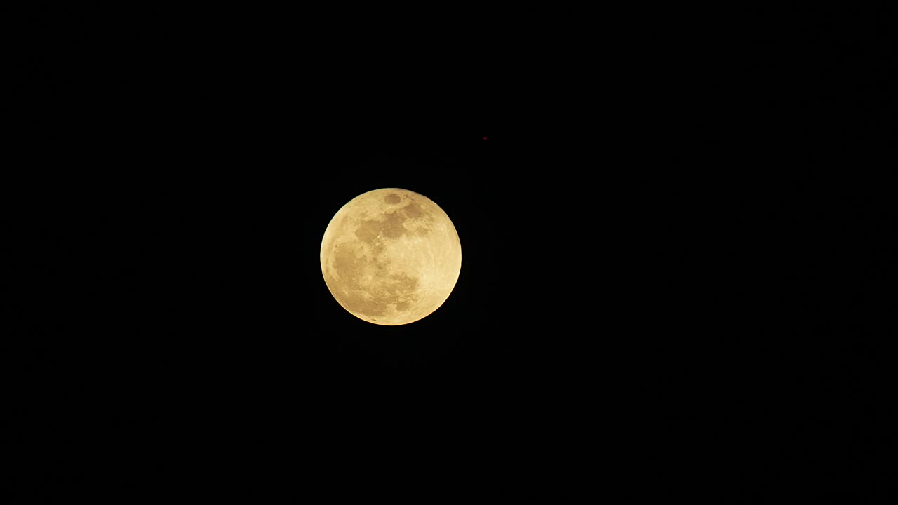 Stock Video Moon Rising In The Night Sk Animated Wallpaper